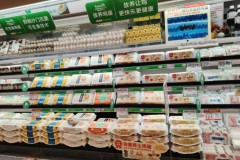 信德农牧携手标杆商超，引领非笼养鸡蛋新风尚